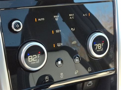 Used 2023 Land Rover Discovery Sport SE R-Dynamic image 17