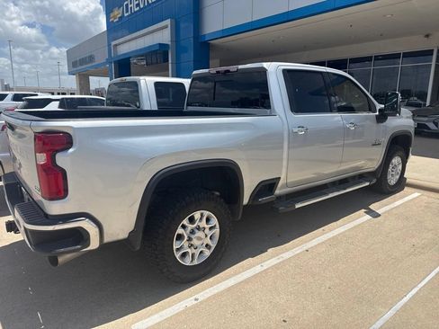 Used 2020 Chevrolet Silverado 2500 LTZ w/ LTZ Texas Edition AWD/4WD image 3