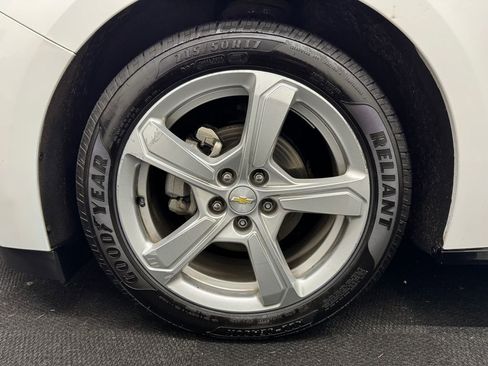 Used 2018 Chevrolet Volt LT w/ LT Driver Confidence Package image 12