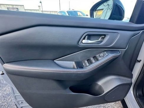 Certified 2025 Nissan Rogue SV AWD/4WD image 22