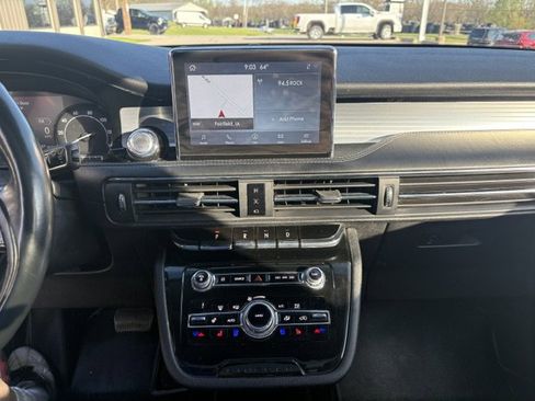 Used 2020 Lincoln Corsair AWD w/ Premium Package image 12