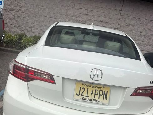 Used 2016 Acura ILX FWD image 4