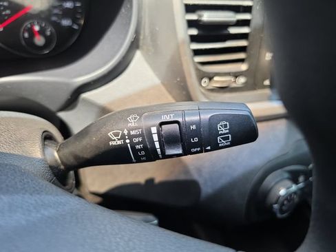 Used 2017 Kia Sorento FWD image 19