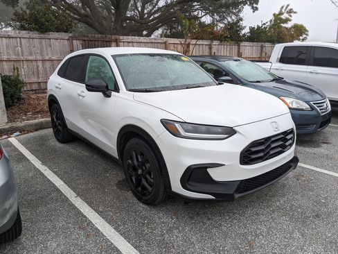 Used 2023 Honda HR-V Sport image 5