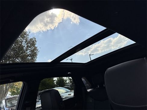 Certified 2025 Cadillac XT5 Premium Luxury image 15