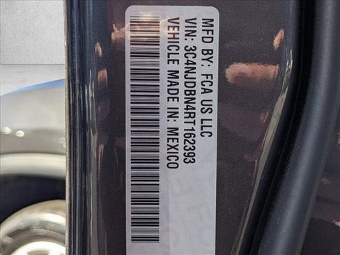 Used 2024 Jeep Compass Latitude image 22