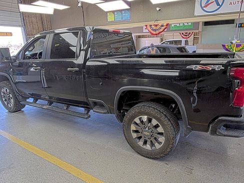 Used 2022 Chevrolet Silverado 2500 Custom w/ Custom Convenience Package image 2