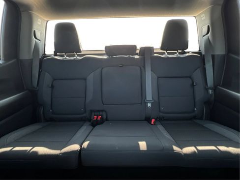 Used 2023 Chevrolet Silverado 1500 Custom AWD/4WD image 18