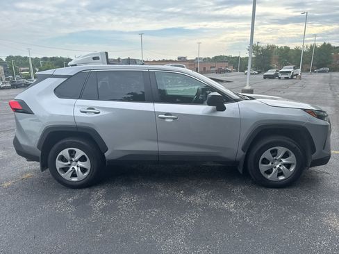 Used 2024 Toyota RAV4 LE AWD/4WD image 4