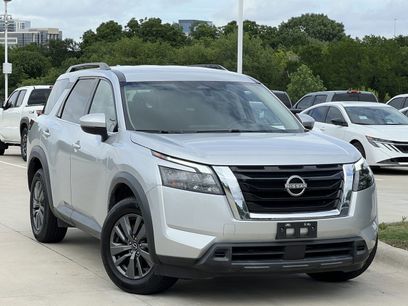 Used 2023 Nissan Pathfinder SV