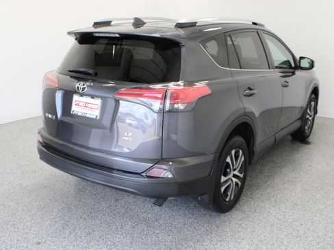 Used 2016 Toyota RAV4 LE AWD/4WD image 7