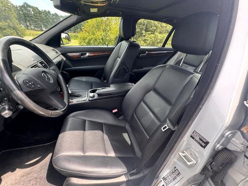 Used 2009 Mercedes-Benz C 300 Sport image 16