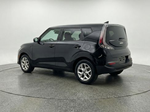 Used 2025 Kia Soul LX w/ LX Technology Package image 6
