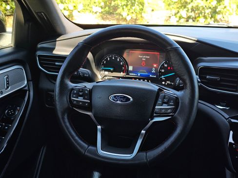 Used 2024 Ford Explorer ST-Line w/ Class IV Trailer Tow Package image 25