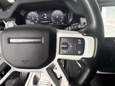 Used 2023 Land Rover Defender 130 SE image 29