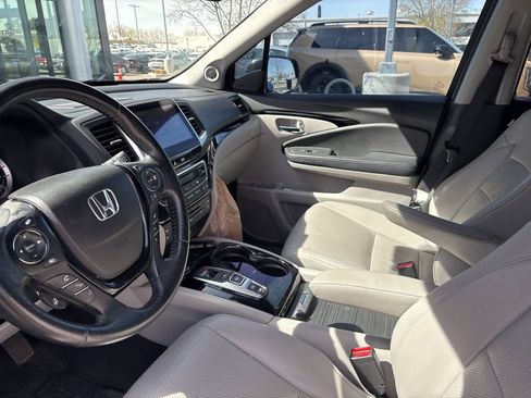 Used 2016 Honda Pilot Elite image 19