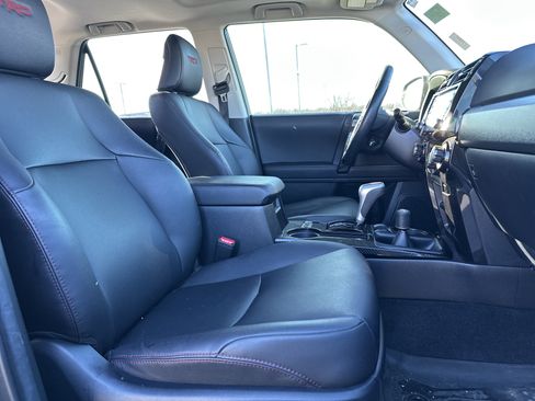 Used 2023 Toyota 4Runner TRD Off-Road Premium image 31