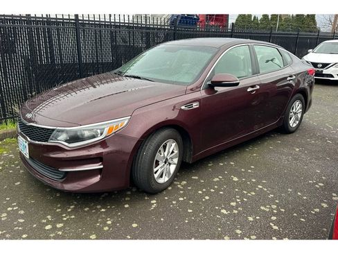 Used 2018 Kia Optima LX image 2