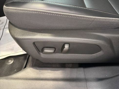 Certified 2022 Buick Envision Essence w/ Technology Package I image 18