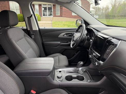 Used 2020 Chevrolet Traverse LT image 36