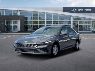 New 2026 Hyundai Elantra SE FWD video 1