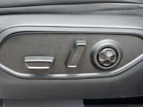 Used 2023 Jeep Grand Cherokee Altitude AWD/4WD image 15