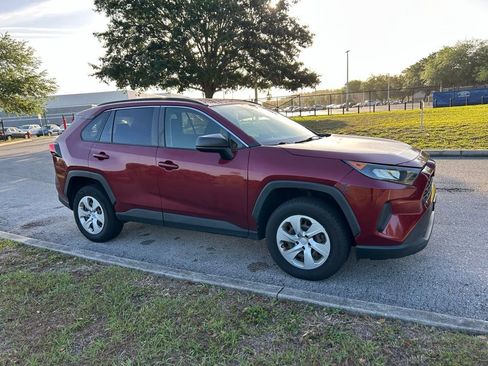 Used 2019 Toyota RAV4 LE image 7