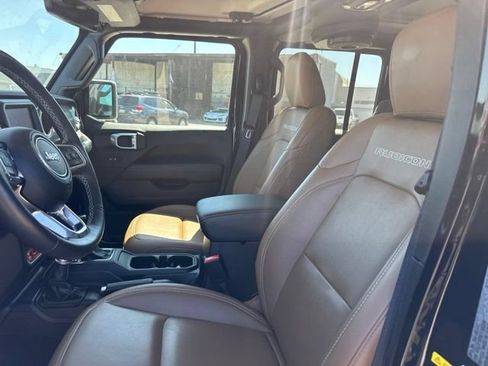 Used 2023 Jeep Gladiator Rubicon w/ Cold Weather Group AWD/4WD image 9