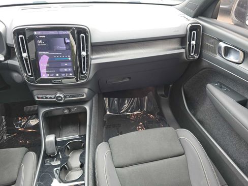 Certified 2023 Volvo XC40 Recharge Ultimate w/ Protection Package Premier AWD/4WD image 17
