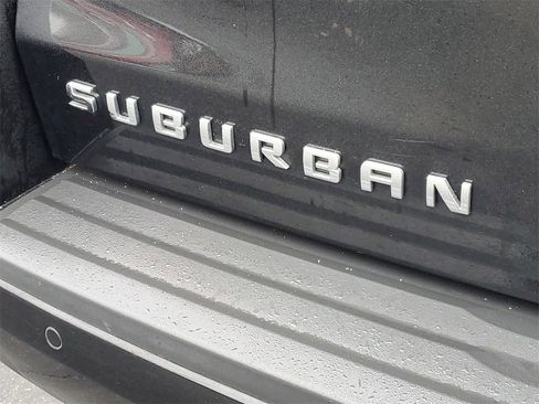 Used 2019 Chevrolet Suburban LT image 34