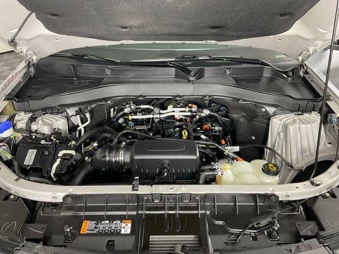 Certified 2022 Ford Explorer XLT w/ Equipment Group 202A AWD/4WD image 9