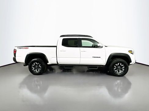 Used 2023 Toyota Tacoma TRD Off-Road w/ Black Out Package (TMS) AWD/4WD image 9