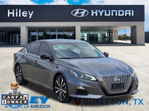 Used 2022 Nissan Altima 2.0 SR FWD image 2