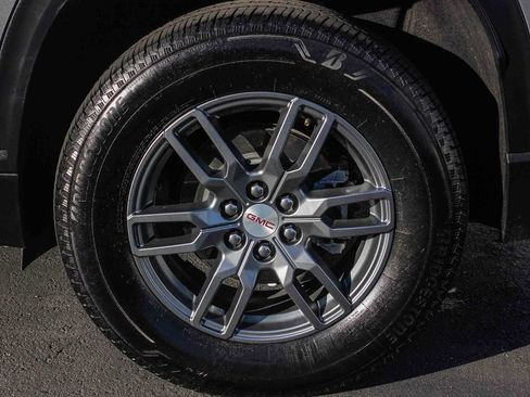 Used 2025 GMC Acadia Elevation image 12