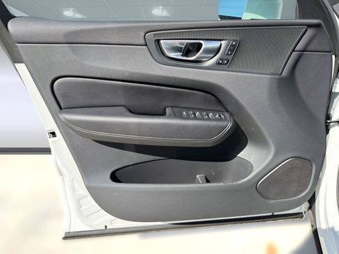 Certified 2023 Volvo XC60 B5 Plus w/ Protection Package Premier FWD image 21