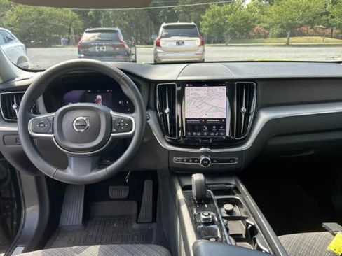 Used 2026 Volvo XC40 B5 Plus AWD/4WD image 6