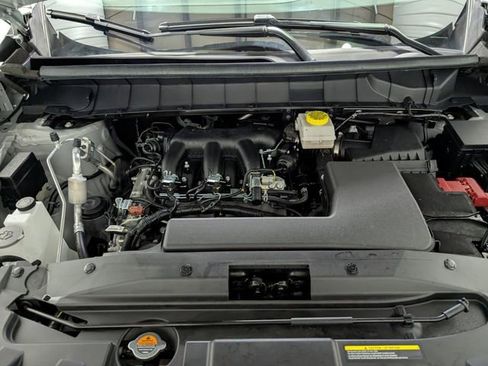 Used 2025 Nissan Pathfinder SV image 30