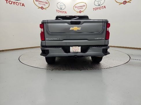 Used 2022 Chevrolet Silverado 1500 Custom AWD/4WD image 7