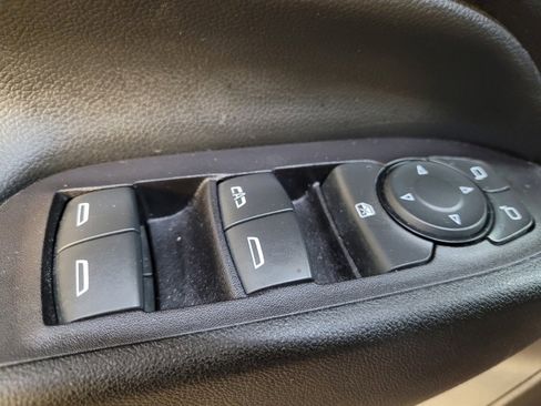 Used 2018 Chevrolet Equinox LT w/ Sun & Infotainment Package FWD image 27