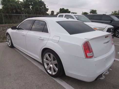 Used 2012 Chrysler 300 SRT8 w/ 19-Premium Speaker Group RWD image 3