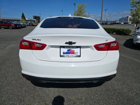 Used 2018 Chevrolet Malibu LT FWD image 4