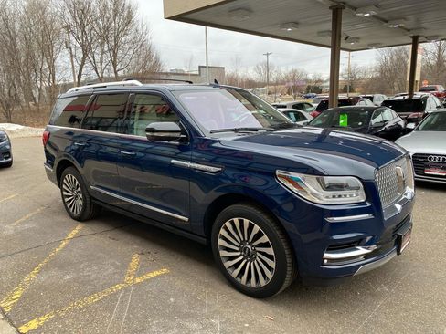 Used 2020 Lincoln Navigator Reserve w/ Luxury Package image 3