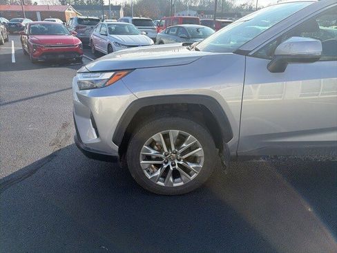 Used 2023 Toyota RAV4 XLE Premium image 10