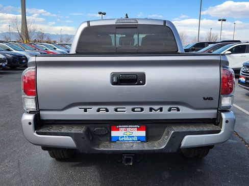 Used 2021 Toyota Tacoma TRD Sport w/ Technology Package image 12