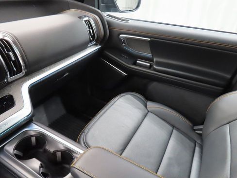 Used 2025 Ford Expedition Tremor image 30