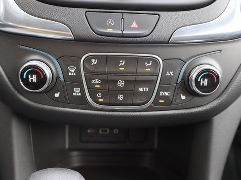 Used 2022 Chevrolet Equinox LT image 12