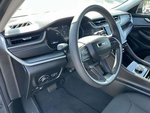 Used 2023 Jeep Grand Cherokee L Laredo w/ Luxury Tech Group I AWD/4WD image 17