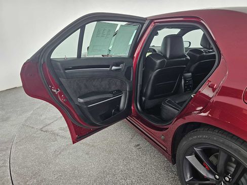 Used 2023 Chrysler 300 C image 15