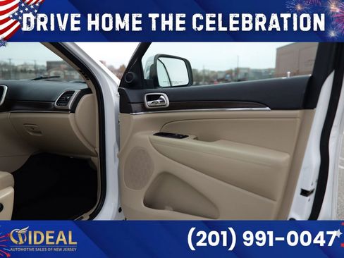 Used 2017 Jeep Grand Cherokee Limited w/ Luxury Group II RWD image 23