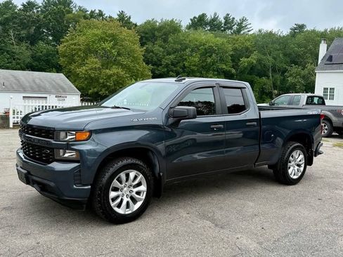 Used 2020 Chevrolet Silverado 1500 Custom w/ Custom Value Package AWD/4WD image 2